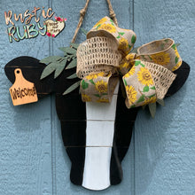 Load image into Gallery viewer, Heifer Door Hanger B&W Sunflower