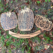 Load image into Gallery viewer, Leopard Pumpkins
